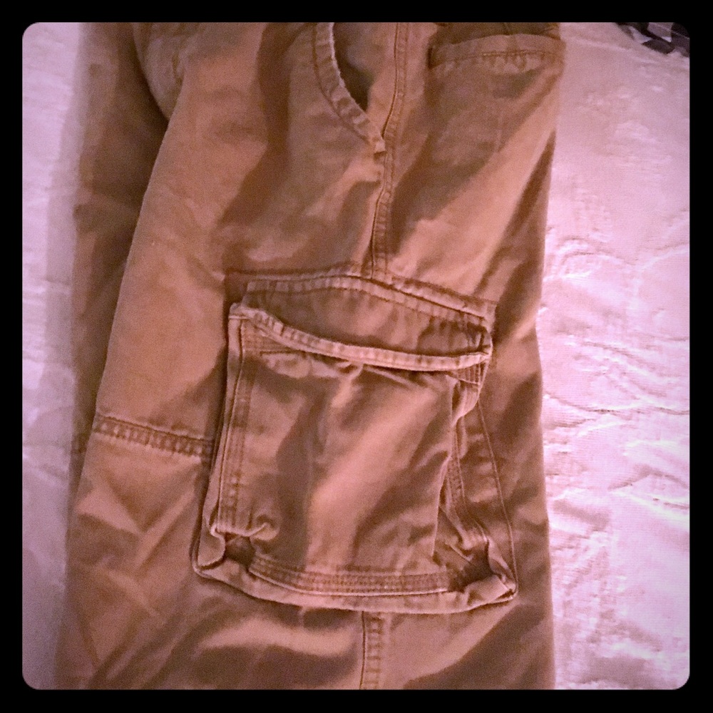 CARGOS KHAKI DISTRESSED